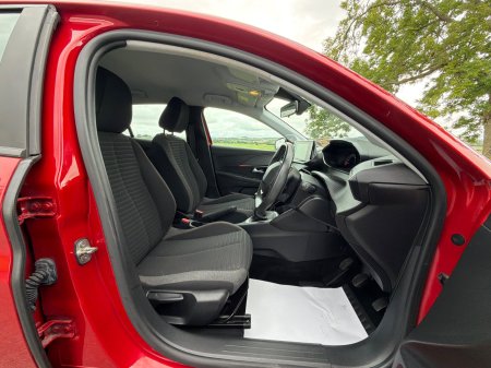 2020 Peugeot 208 - photo 14