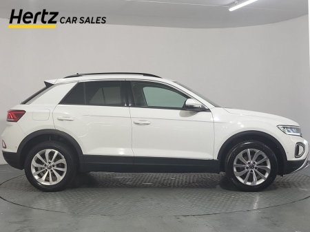 2024 Volkswagen T-Roc - photo 2