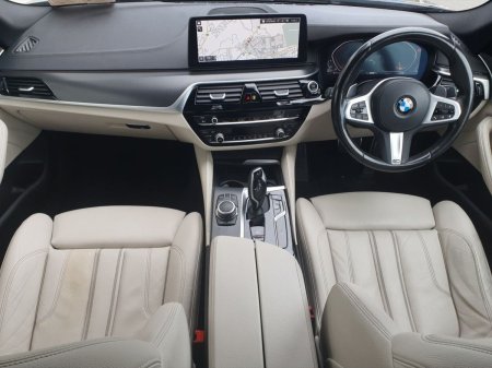 2022 BMW 5-Series - photo 4