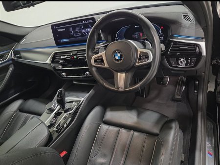 2021 BMW 5-Series - photo 6