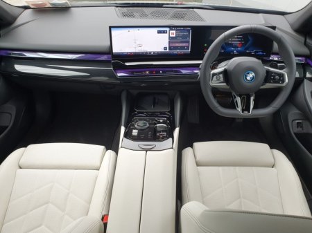 2026 BMW 5-Series - photo 4