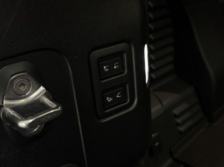 2026 Land Rover Defender - photo 15