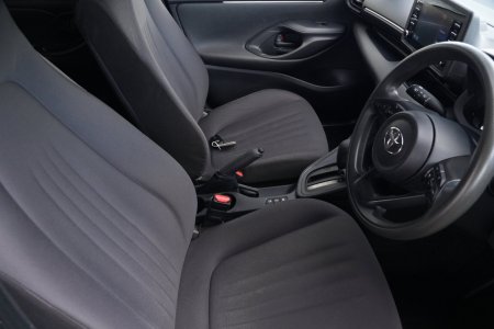 2021 Toyota Yaris - photo 11