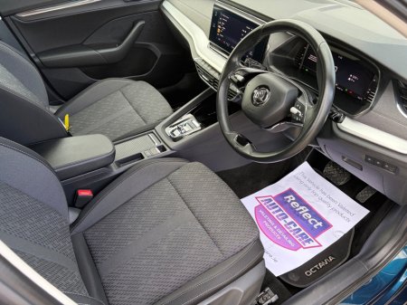 2023 Skoda Octavia - photo 2