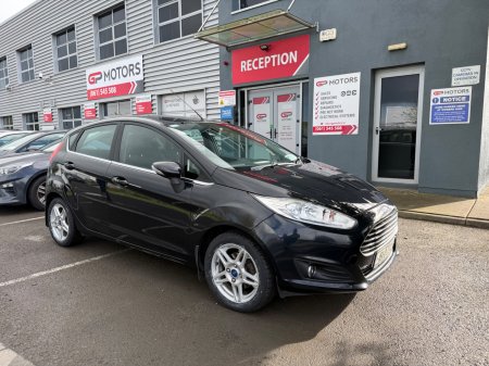2015 Ford Fiesta - photo 2