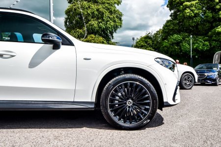 2025 Mercedes-Benz GLC - photo 8
