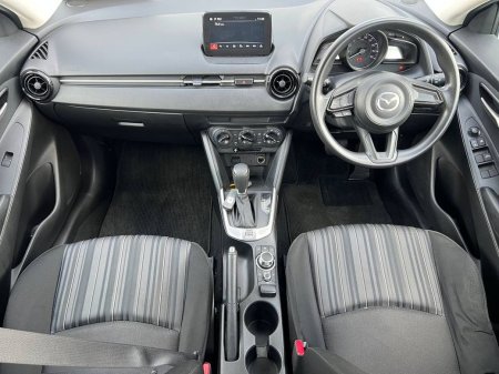 2017 Mazda Demio - photo 10