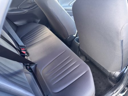 2022 Toyota Yaris - photo 9