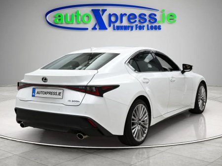 2023 Lexus IS - photo 3