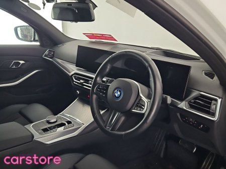 2024 BMW 3-Series - photo 9