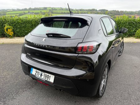 2021 Peugeot 208 - photo 3