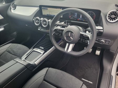 2027 Mercedes-Benz GLA - photo 2