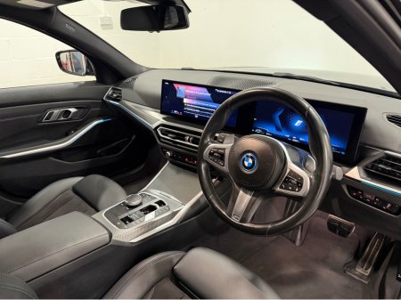 2022 BMW 3-Series - photo 30