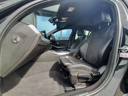 2023 BMW 3-Series - photo 7