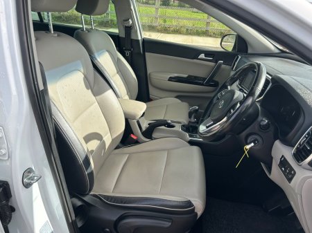 2020 Kia Sportage - photo 11