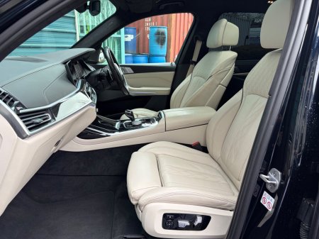 2021 BMW X7 - photo 20