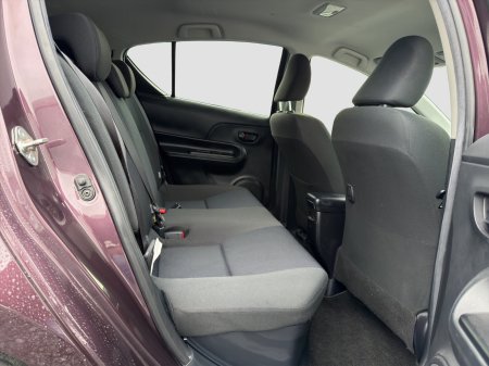 2016 Toyota Aqua - photo 16