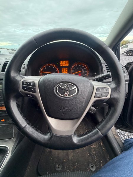 2009 Toyota Avensis - photo 16