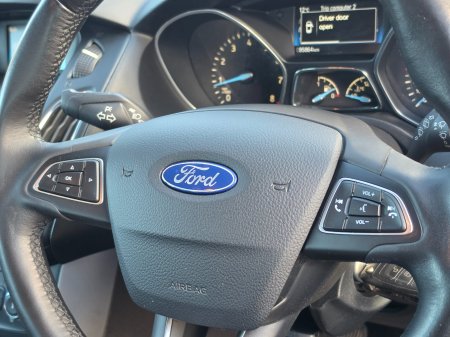 2017 Ford Focus - photo 17