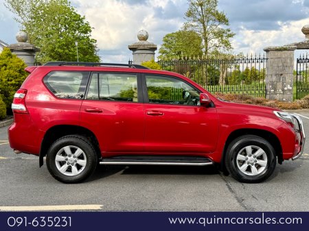 2017 Toyota Land Cruiser - photo 2