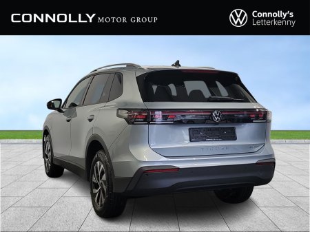 2026 Volkswagen Tiguan - photo 2