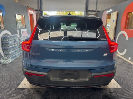 2023 Volvo XC40 - photo 4