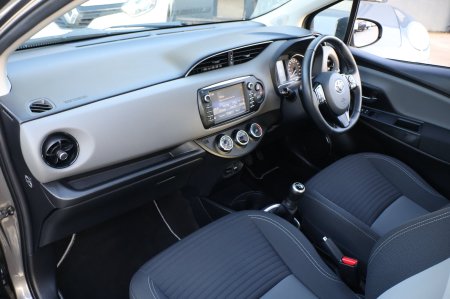 2019 Toyota Yaris - photo 24