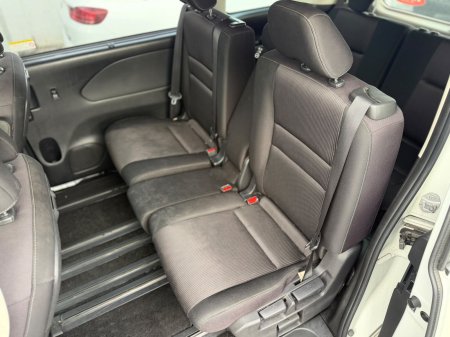 2018 Nissan Serena - photo 4