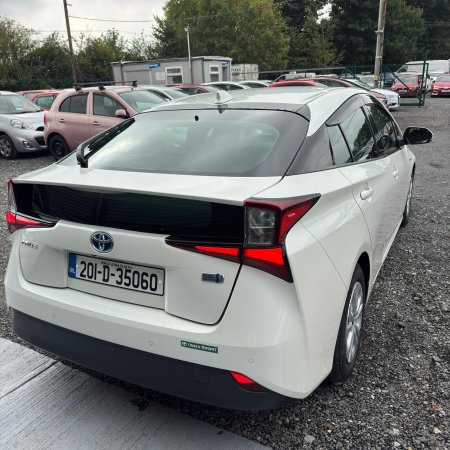 2020 Toyota Prius - photo 3