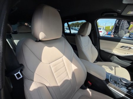 2022 BMW 3-Series - photo 11