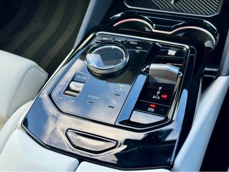 2026 BMW 5-Series - photo 11