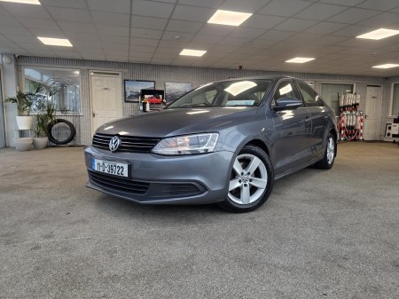 2011 Volkswagen Jetta - photo 2