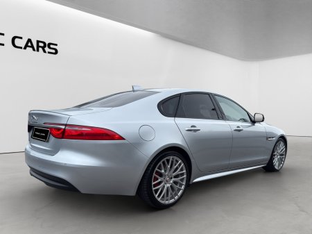2016 Jaguar XF - photo 2