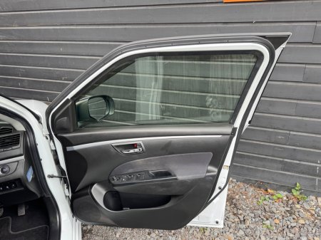 2014 Suzuki Swift - photo 14