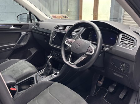 2021 Volkswagen Tiguan - photo 8