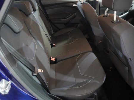 2016 Ford Focus - photo 23