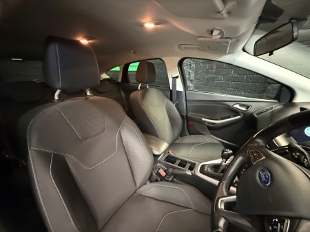 2017 Ford Focus - photo 8