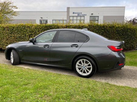 2022 BMW 3-Series - photo 8