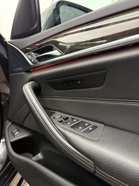 2018 BMW 5-Series - photo 23