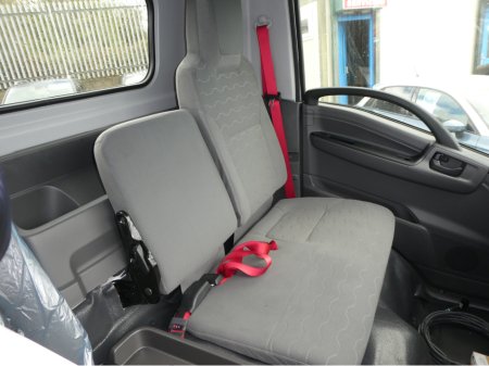 2026 Isuzu NPR - photo 8