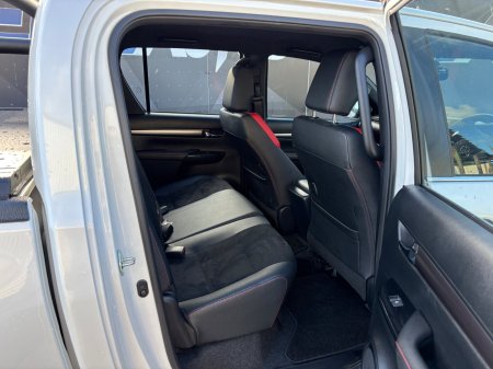 2024 Toyota Hilux - photo 9