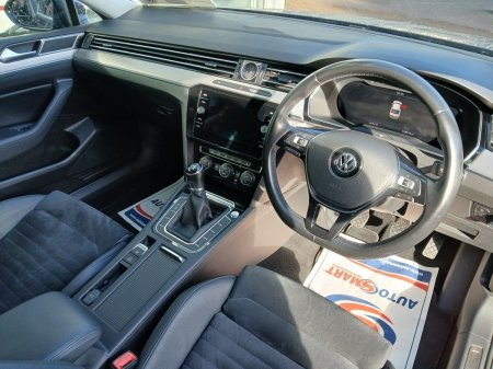 2019 Volkswagen Passat - photo 14