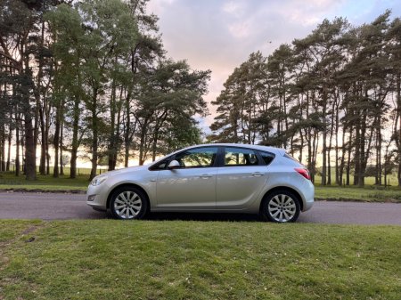 2011 Opel Astra - photo 4