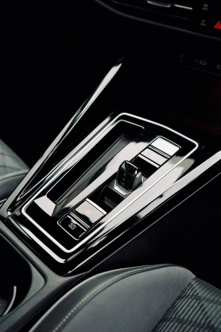 2024 Volkswagen Golf - photo 13