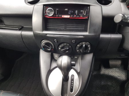 2014 Mazda Demio - photo 15