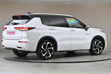2023 Mitsubishi Outlander - photo 10