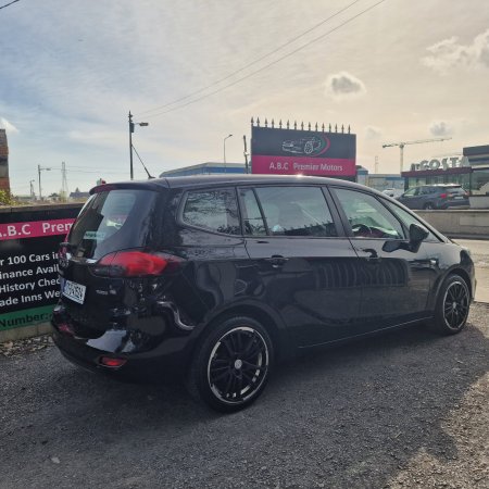 2017 Opel Zafira - photo 2