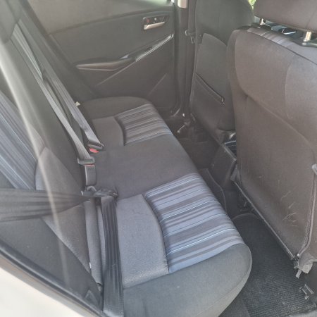 2016 Mazda Demio - photo 12