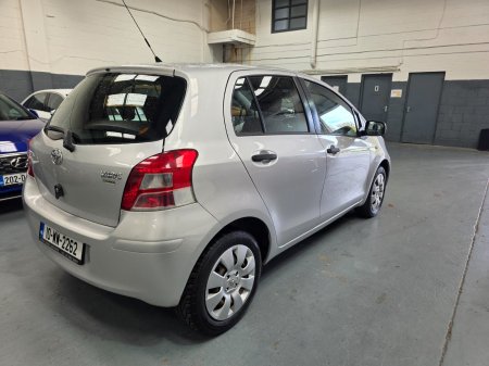 2010 Toyota Yaris - photo 6