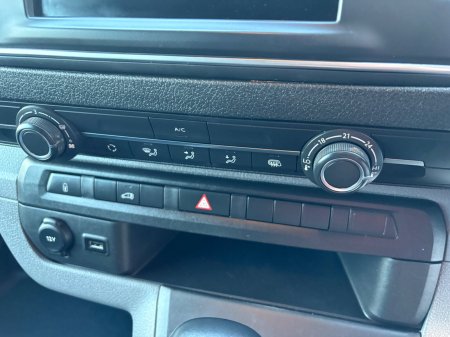 2022 Opel Vivaro - photo 22